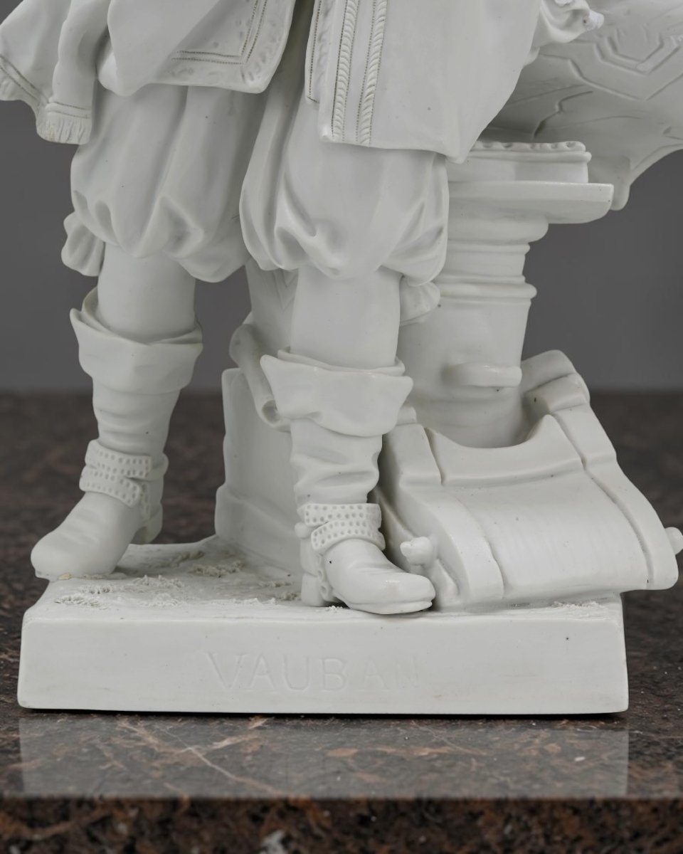 Figurine en Biscuit de Sébastien Le Prestre de Vauban - France, milieu du XIXe siècle-photo-2